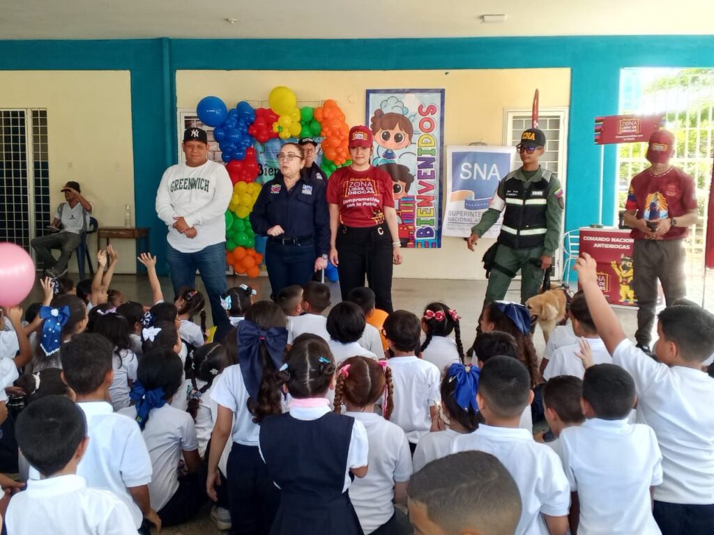 Gobernación del Zulia y Frente Preventivo dan la bienvenida al nuevo periodo escolar con un abordaje en la E.B.N. San Francisco 2 IMG 20250923 WA0038
