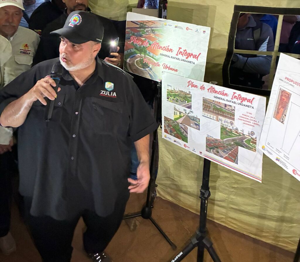 Alcalde Héctor Soto anunció reubicación de familias afectadas tras explosión del galpón de fuegos artificiales Gallo Verde 5 IMG 20250923 WA0040
