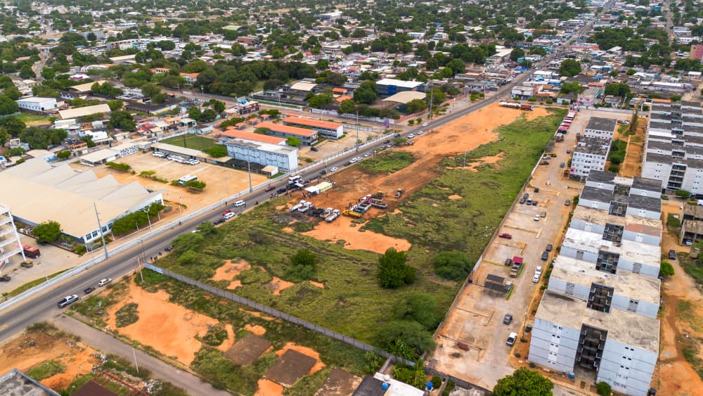 Alcalde Héctor Soto anunció reubicación de familias afectadas tras explosión del galpón de fuegos artificiales Gallo Verde 3 IMG 20250923 WA0042