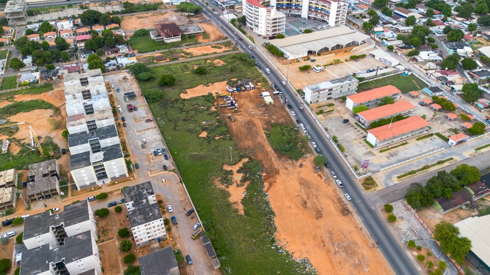 Alcalde Héctor Soto anunció reubicación de familias afectadas tras explosión del galpón de fuegos artificiales Gallo Verde 2 IMG 20250923 WA0043