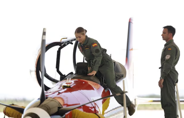 La princesa Leonor despegó al estilo «Top Gun»: se pone el mono y se sube al Pilatus 1 Leonor