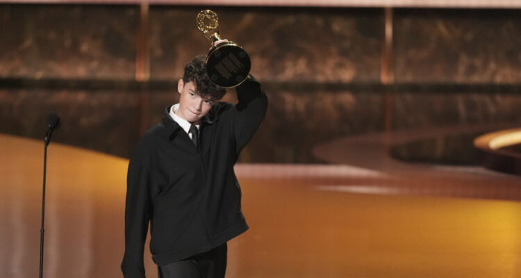 Owen Cooper se convirtió en el actor más joven en ganar un Emmy tras su premio por «Adolescence» 1 Owen Cooper