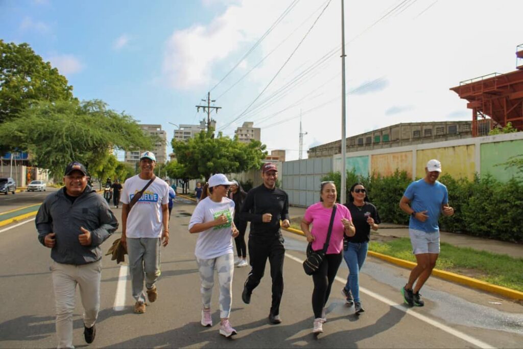 Recreación y salud animan a los participantes de la ciclovía en Maracaibo 6 Recreacion y salud animan a los participantes de la ciclovia en Maracaibo 1