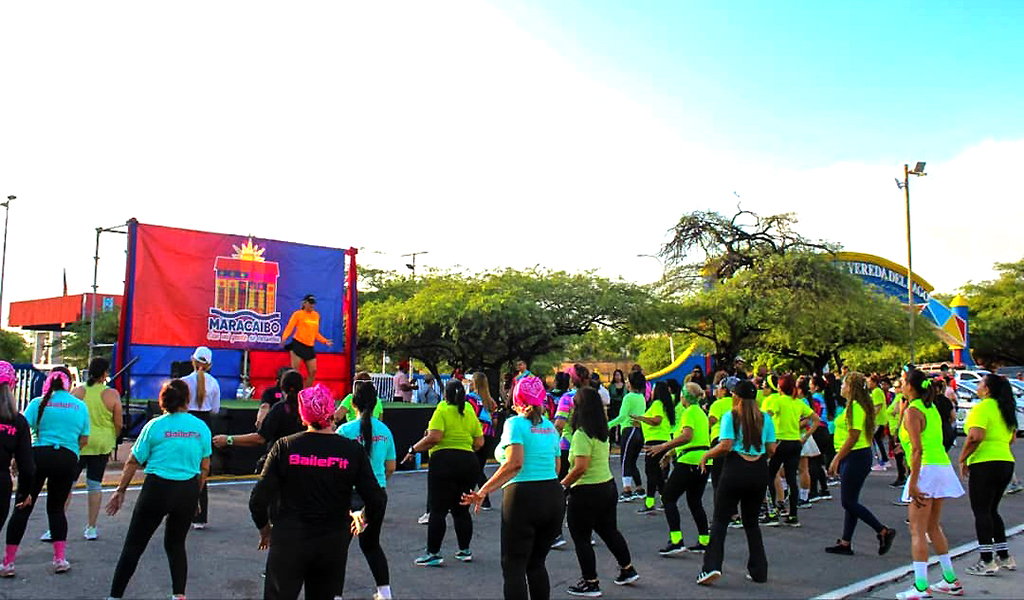 Recreación y salud animan a los participantes de la ciclovía en Maracaibo 2 Recreacion y salud animan a los participantes de la ciclovia en Maracaibo 7 t