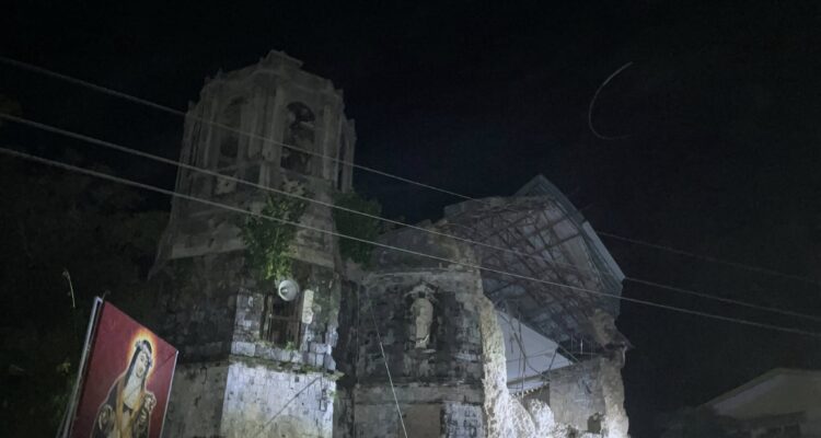 Terremoto de magnitud 6,9 sacudió Filipinas y desata la alerta por tsunami 1 Terremoto