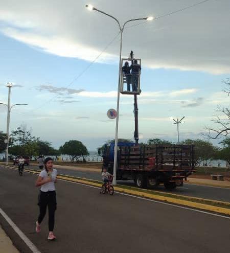 Alcaldía de Maracaibo avanza en un 80% con trabajos de recuperación en el parque Vereda del Lago 2 Parque
