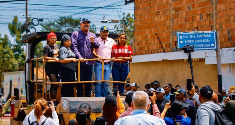 El Gobernador Caldera arrancó plan de asfaltado estatal en la COL y activó UCI para adultos y neonatal en el Hospital de Cabimas 1 Caldera