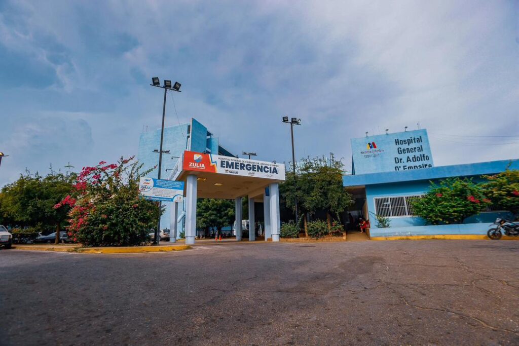 El Gobernador Caldera arrancó plan de asfaltado estatal en la COL y activó UCI para adultos y neonatal en el Hospital de Cabimas 5 WhatsApp Image 2025 09 04 at 11.05.04 AM 1