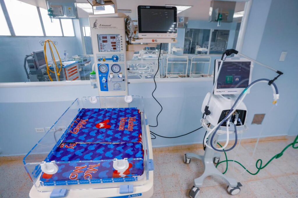 El Gobernador Caldera arrancó plan de asfaltado estatal en la COL y activó UCI para adultos y neonatal en el Hospital de Cabimas 6 WhatsApp Image 2025 09 04 at 11.05.04 AM 2