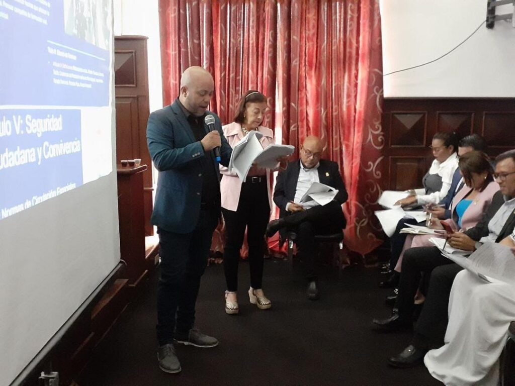 CLEZ realizó primera consulta regional sobre el Anteproyecto de Ley Especial de Regulación Complementaria del Uso de Motocicletas 2 WhatsApp Image 2025 09 04 at 11.06.21 AM 1