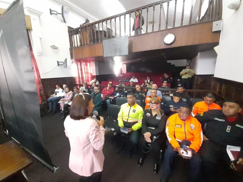CLEZ realizó primera consulta regional sobre el Anteproyecto de Ley Especial de Regulación Complementaria del Uso de Motocicletas 3 WhatsApp Image 2025 09 04 at 11.06.21 AM 2