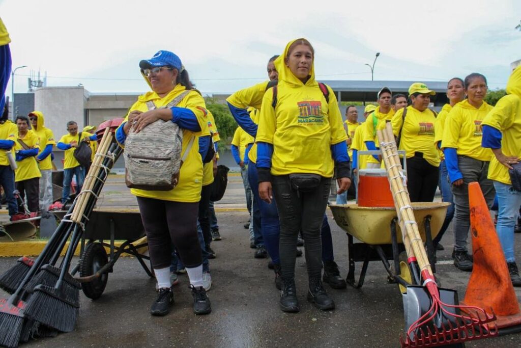 Alcaldía de Maracaibo refuerza plan de limpieza con camiones, trimotos y 150 trabajadores 3 WhatsApp Image 2025 09 08 at 4.09.33 PM 2
