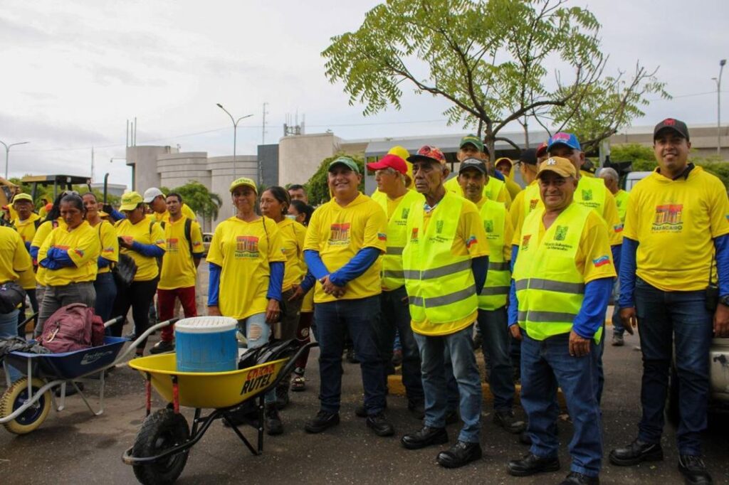 Alcaldía de Maracaibo refuerza plan de limpieza con camiones, trimotos y 150 trabajadores 6 WhatsApp Image 2025 09 08 at 4.09.33 PM 3
