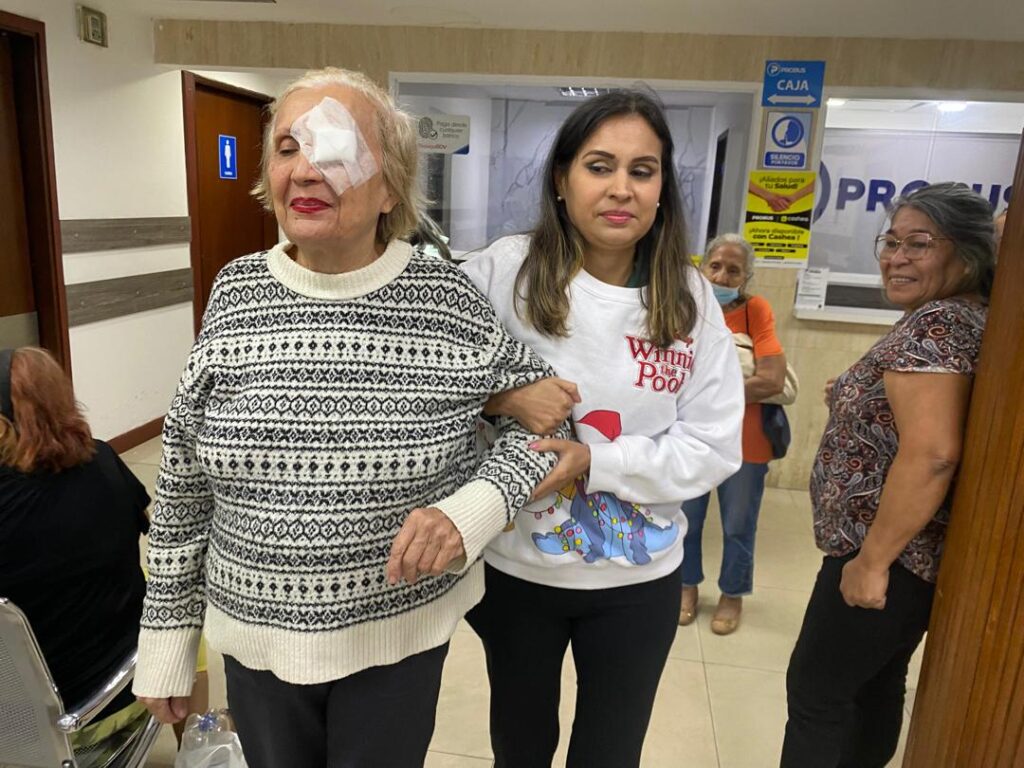 Con jornada quirúrgicas Alcaldía Bolivariana de Maracaibo devuelve la visión a adultos mayores 3 WhatsApp Image 2025 09 08 at 5.47.54 AM