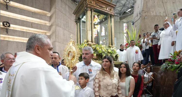 Gobernador Caldera acompaña en Guanare celebración de los 373 años de la Virgen de Coromoto 1 Caldera