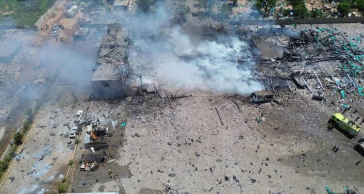 Explosión en fabrica de fuegos artificiales en la Zona Industrial de San Francisco dejó 48 heridos y cientos de viviendas dañadas (Hay fotos y videos) 1 Explosión