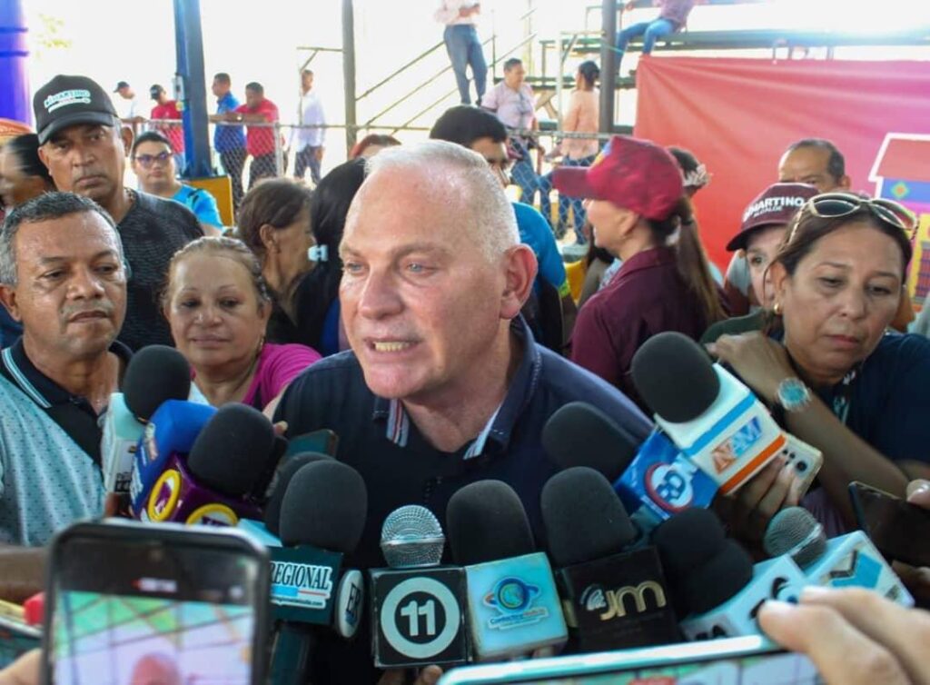 Alcalde Di Martino: «Se harán operativos para controlar el cobro legal del pasaje en transporte público» 2 WhatsApp Image 2025 09 11 at 9.06.48 AM