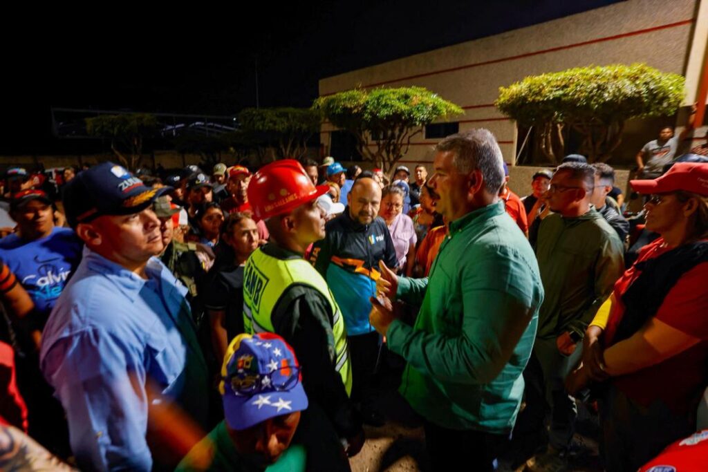 Gobierno Bolivariano instaló equipo para atención de afectados por explosión de fábrica de fuegos artificiales 2 WhatsApp Image 2025 09 12 at 1.55.12 PM