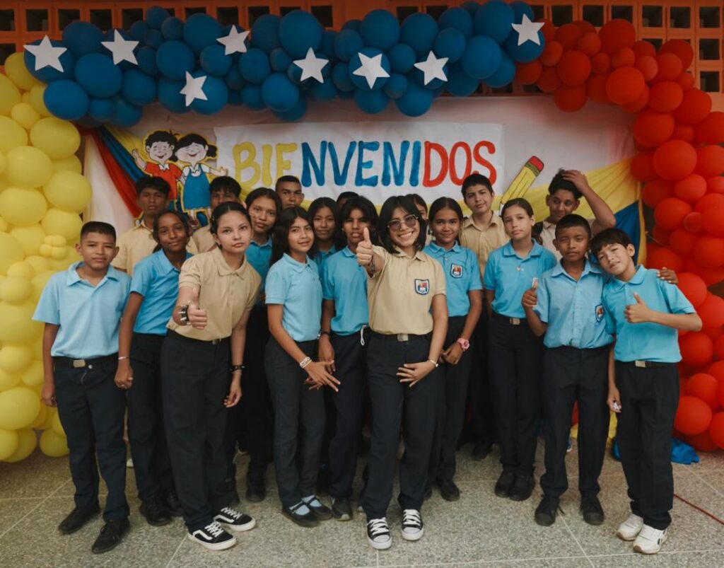 Gobernador Caldera acompañó inició de año escolar con una matrícula de más de 660 mil estudiantes 2 WhatsApp Image 2025 09 16 at 8.57.24 AM