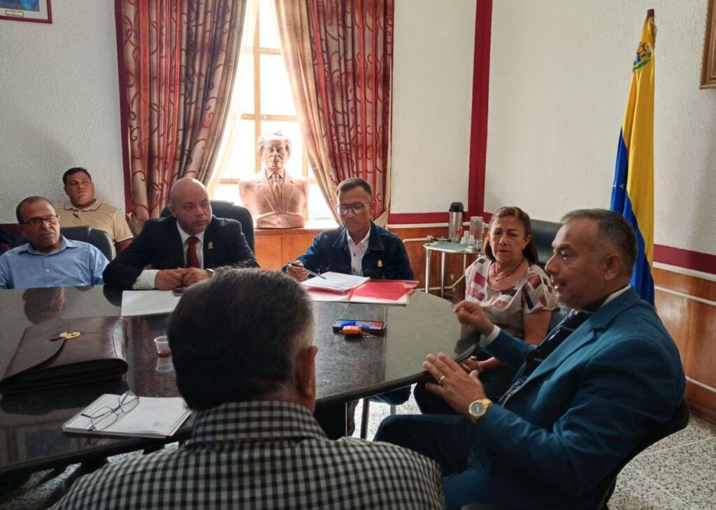 CLEZ fortalece el Proyecto de Ley de Prevención, Convivencia, Seguridad Ciudadana y Defensa, Unidad e Integridad Territorial del Estado 2 WhatsApp Image 2025 09 18 at 7.33.47 AM