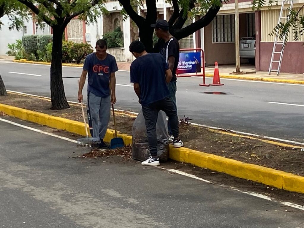 Alcaldía de Maracaibo colocó luminarias en 4 kilómetros de alumbrado público 4 WhatsApp Image 2025 09 19 at 2.58.33 PM 3