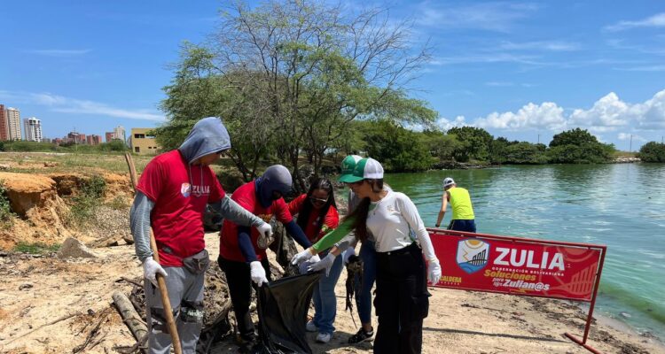 Gobernación del Zulia celebró Día Mundial de las Playas con jornada de saneamiento en las costas del Lago 1 Zulia