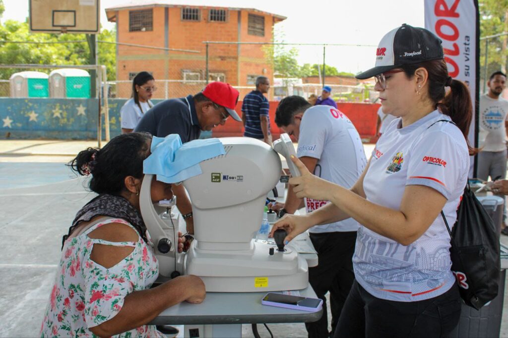 Emprendedores y empresa privada se integran a Megajornadas de Mercados Populares de la Alcaldía 6 WhatsApp Image 2025 09 22 at 1.39.56 PM 6