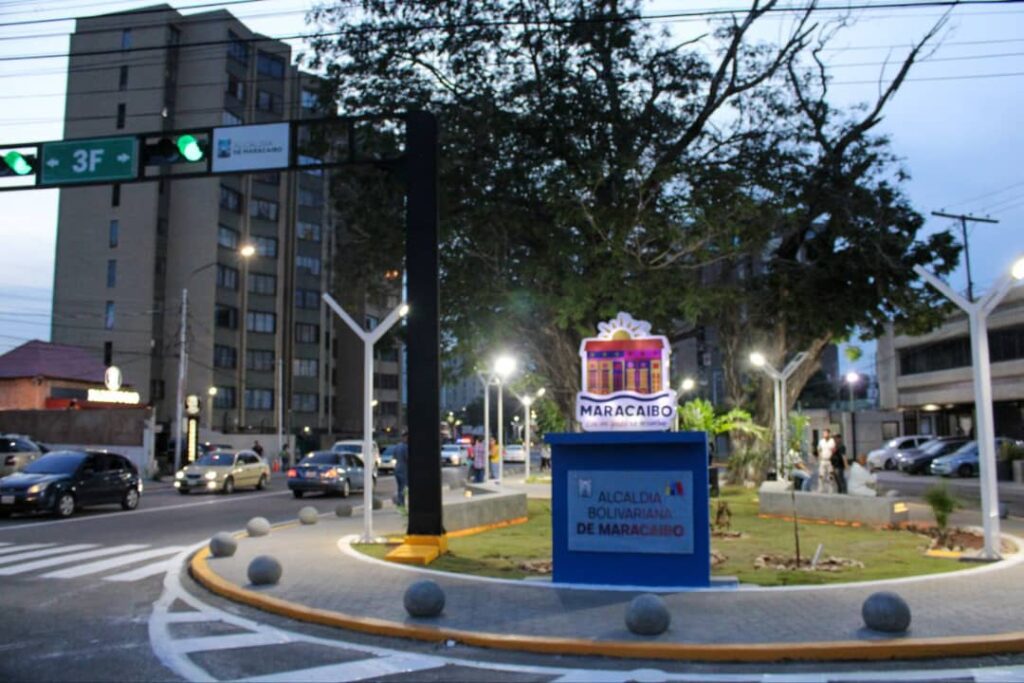 Alcaldía de Maracaibo entregó plazas Jóvito Villalba y Louis Braille totalmente restauradas 2 WhatsApp Image 2025 09 29 at 9.51.12 AM 1