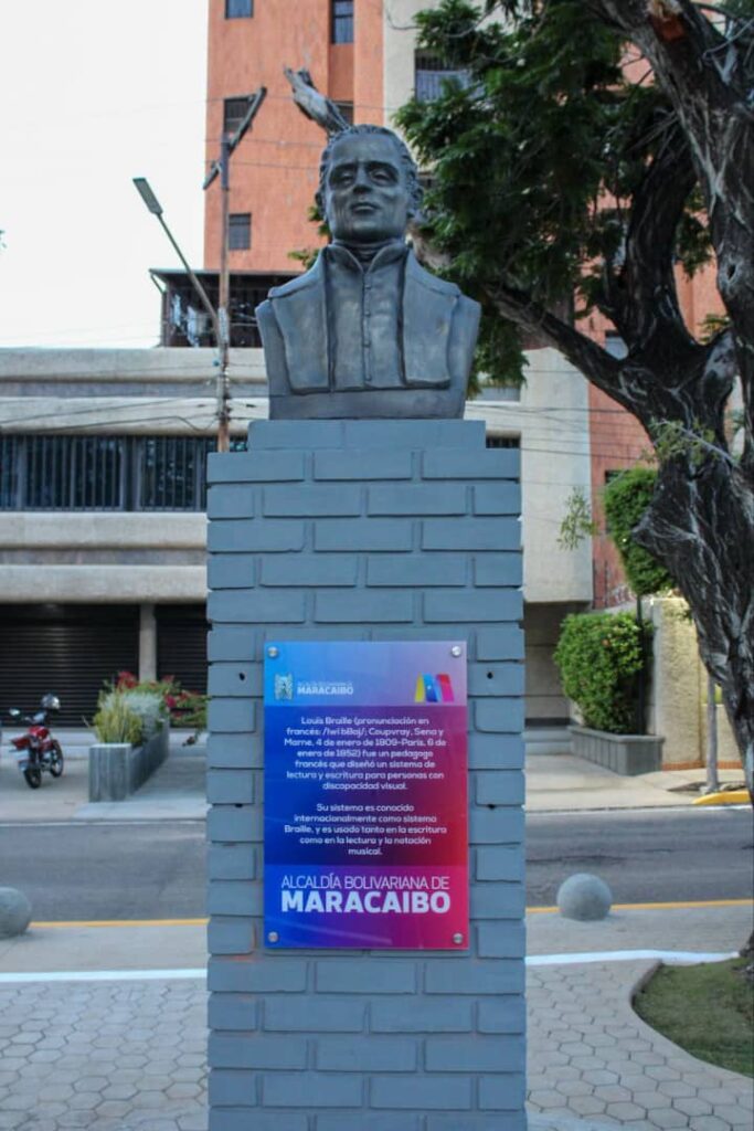 Alcaldía de Maracaibo entregó plazas Jóvito Villalba y Louis Braille totalmente restauradas 3 WhatsApp Image 2025 09 29 at 9.51.12 AM 2