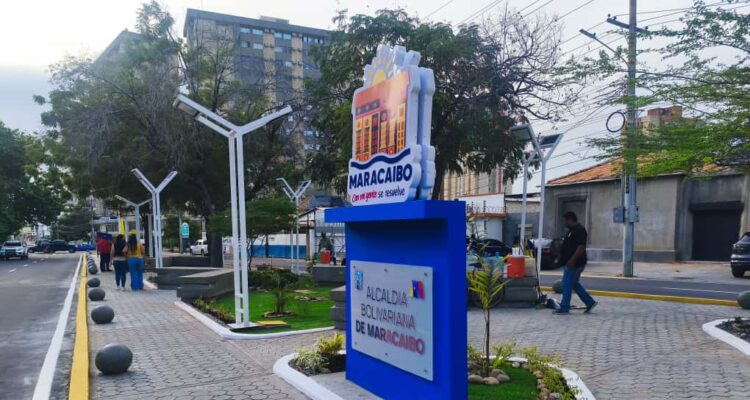 Alcaldía de Maracaibo entregó plazas Jóvito Villalba y Louis Braille totalmente restauradas 1 Plaza
