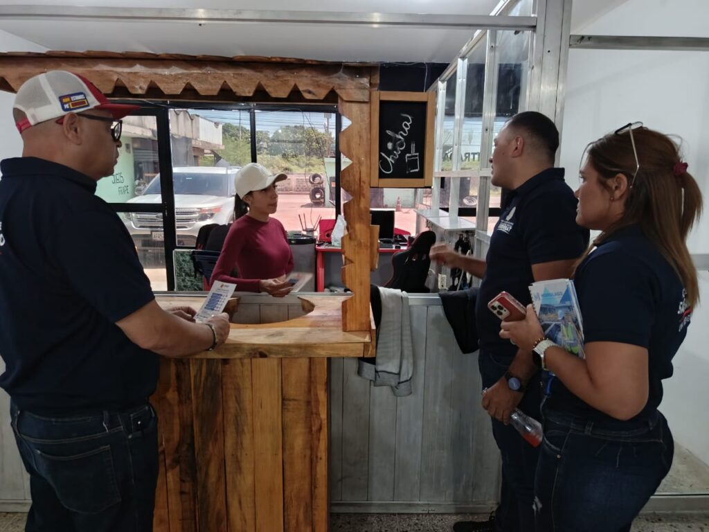Sedebat visitó más de 130 establecimientos comerciales durante Jornada de Concientización Tributaria en El Caujaro 5 WhatsApp Image 2025 09 30 at 9.30.54 AM