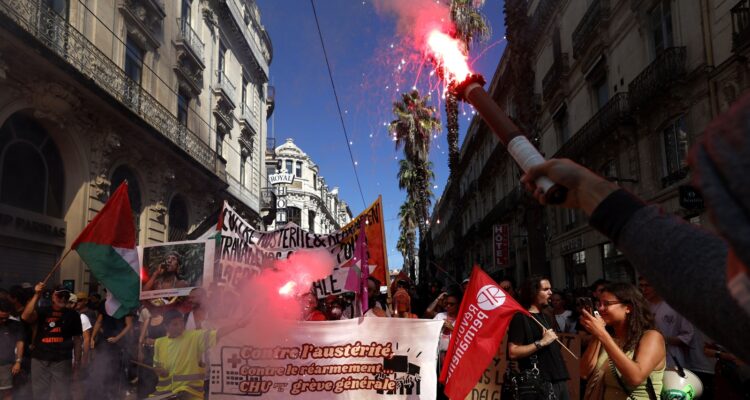 Francia: cerca de 200 detenidos en protestas contra los ajustes presupuestarios 1 a39a6c966cc8740e6b5d226f7ebabec68019ec59