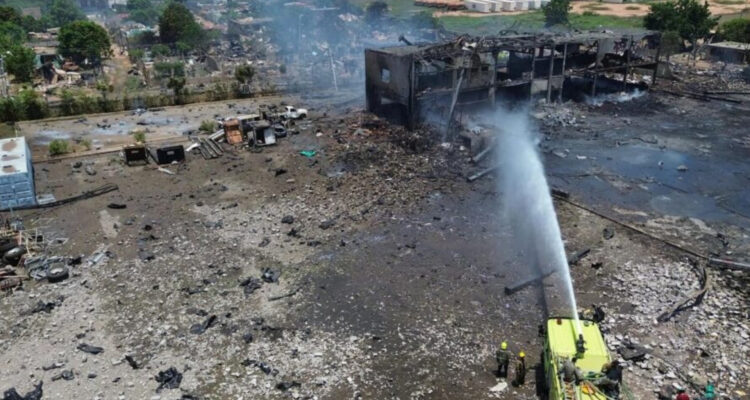 Gobierno Bolivariano instaló equipo para atención de afectados por explosión de fábrica de fuegos artificiales 1 Explosión