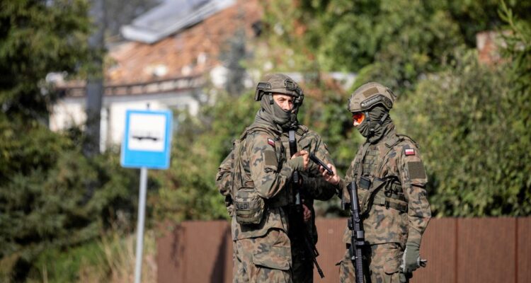 Polonia invoca el artículo 4 de la OTAN tras incursión de drones rusos: ¿en qué consiste? 1 f.elconfidencial.com original 66f 42f 44b 66f42f44b39ba8cf28a7d89611c2b9d0