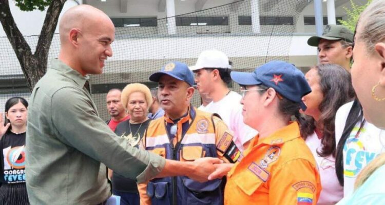 Héctor Rodríguez: «En las escuelas se conformarán comités de riesgo ante cualquier evento natural» 1 Rodríguez