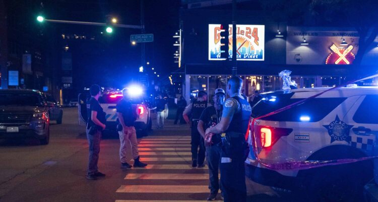 Al menos siete muertos y más de 40 heridos en tiroteos en Chicago 1 Tiroteo
