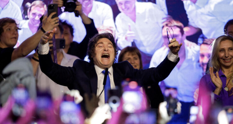 Partido de Milei ganó las elecciones legislativas en Argentina 1 2025 10 27T015218Z 1193557370 RC21KHANK483 RTRMADP 3 ARGENTINA ELECTION
