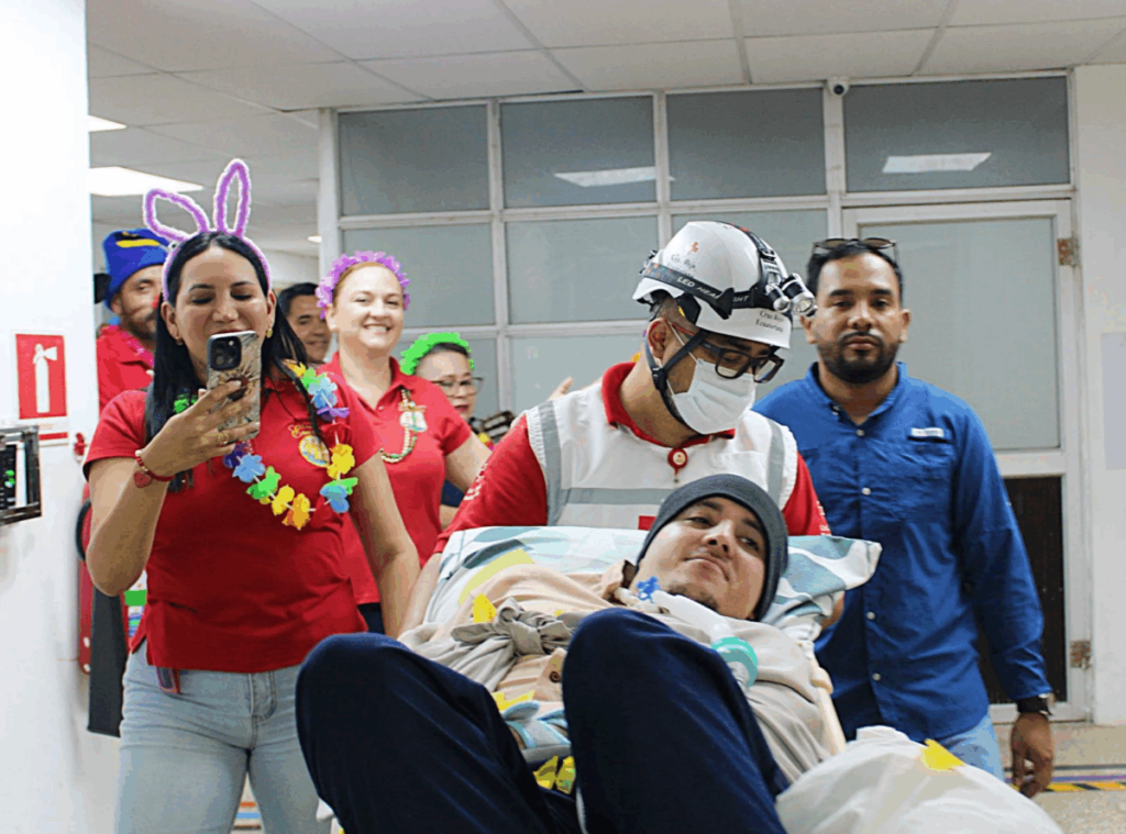 Joven venezolano recibió el alta médica en Ecuador después de pasar tres años en cuidados intensivos 2 558157103 1388408986621879 5492302434486998389 n 1200x889 1