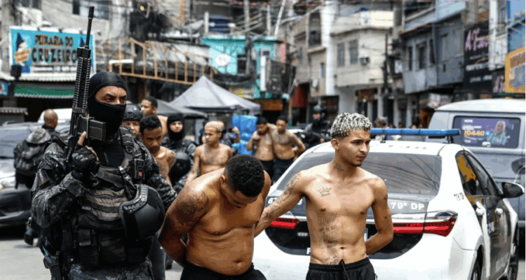 Al menos 64 muertos y decenas de detenidos en una megaoperación contra el crimen organizado en Río de Janeiro (+Videos y fotos) 1 Río