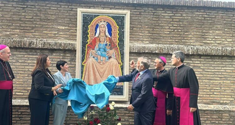 Mural de la Virgen de Coromoto fue inaugurado en los Jardines del Vaticano 1 Coromoto
