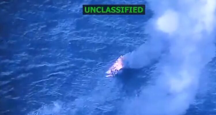 Estados Unidos atacó lancha frente «a costa de Venezuela», murieron 4 personas 1 Lancha Estados Unidos