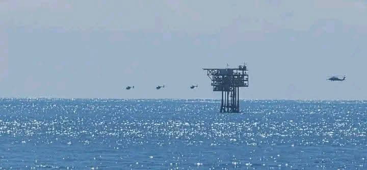 Crece la tensión en el Caribe: EE. UU. movilizó helicópteros de operaciones especiales cerca de Venezuela 1 Helicóptero