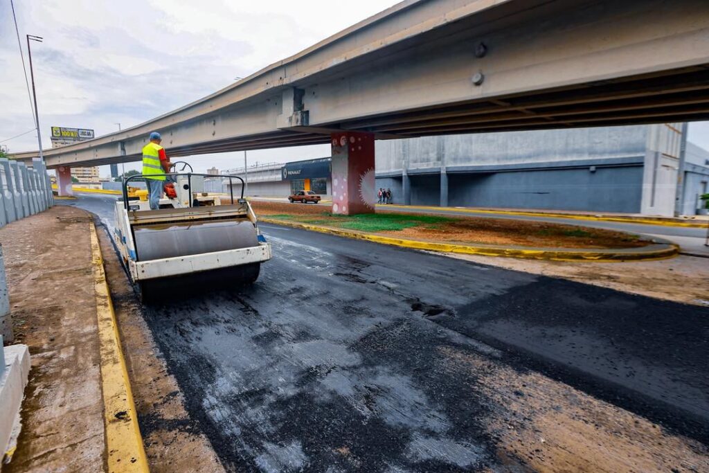 Comenzó asfaltado de 2.3 kilómetros del casco central de Maracaibo como preparativo de la Bajada de la Virgen 2 IMG 20251020 WA0066