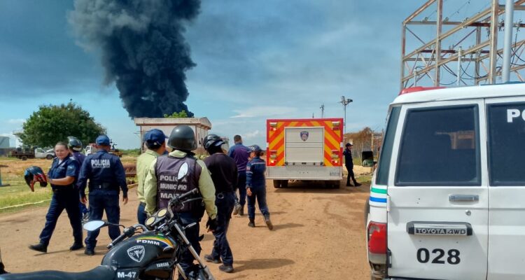 Gobernador Caldera: Equipos bomberiles de PDVSA y Mara controlan incendio en el Campo Palmarejo 1 IMG 20251020 WA0075