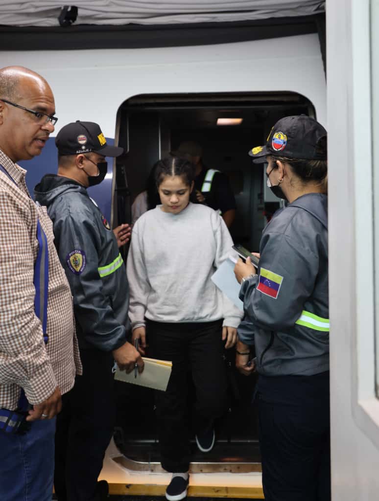 Gobierno Bolivariano respondió ante políticas migratorias de EE. UU. con nuevo vuelo de repatriación 6 IMG 20251020 WA0095