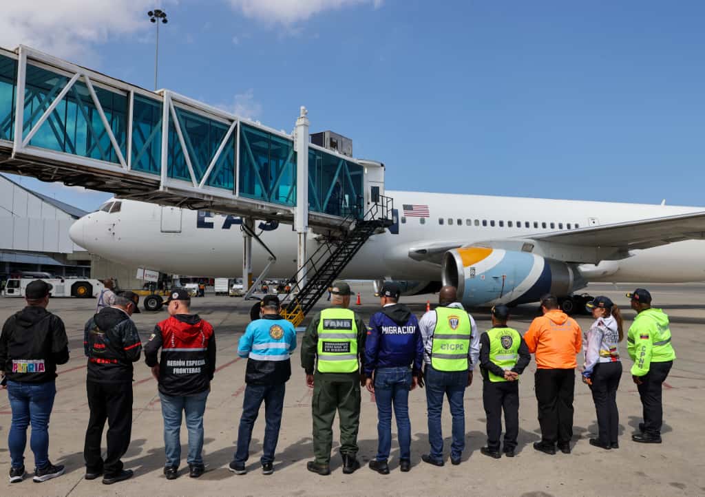 Gobierno Bolivariano respondió ante políticas migratorias de EE. UU. con nuevo vuelo de repatriación 4 IMG 20251020 WA0096
