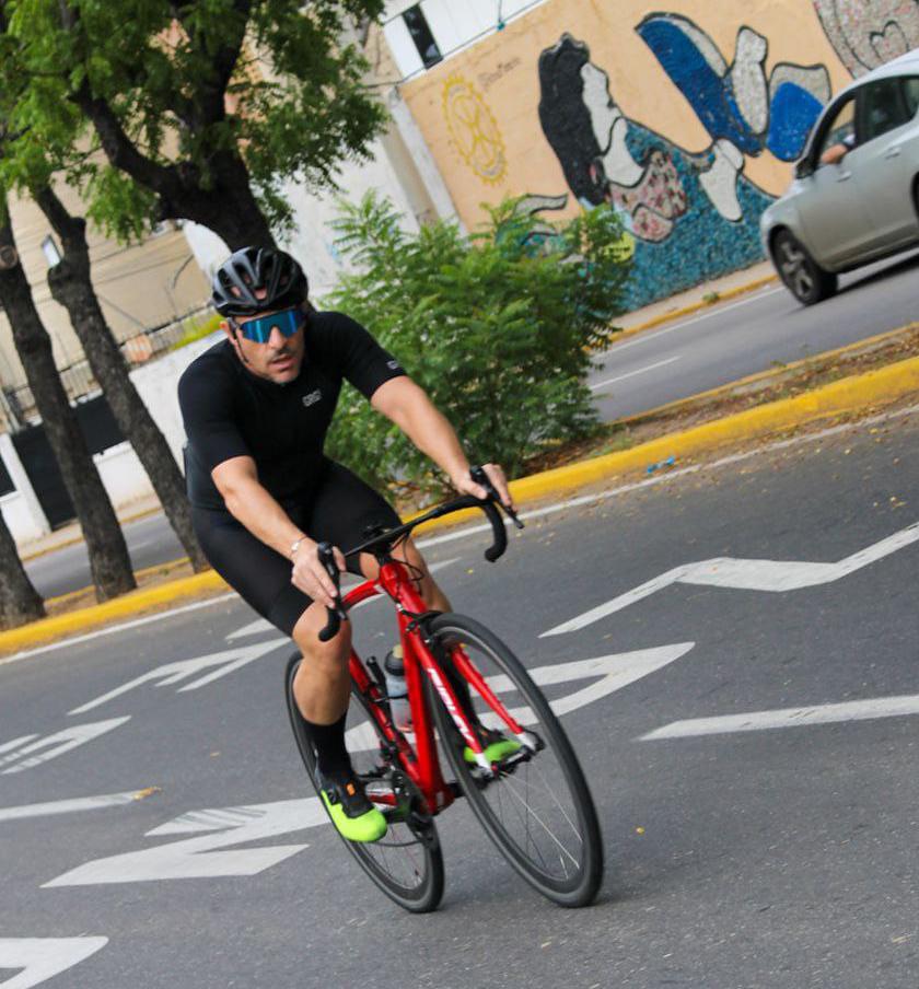 Más de mil personas se activan cada domingo en la Ciclovía 5 IMG 20251027 WA0036