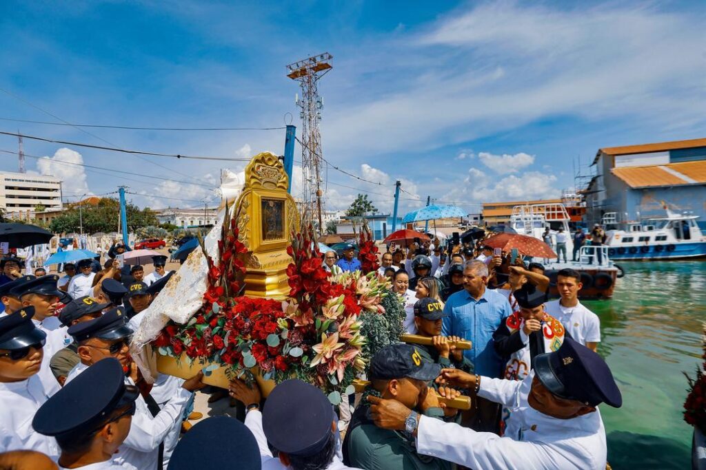 La Chinita inició Procesión Lacustre para reencontrase con sus hijos de los pueblos costeros del Zulia 3 IMG 20251027 WA0040