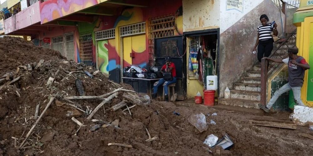 Aumentó a 19 los muertos en Jamaica por el paso del huracán Melissa 2 Jamaica Melissa