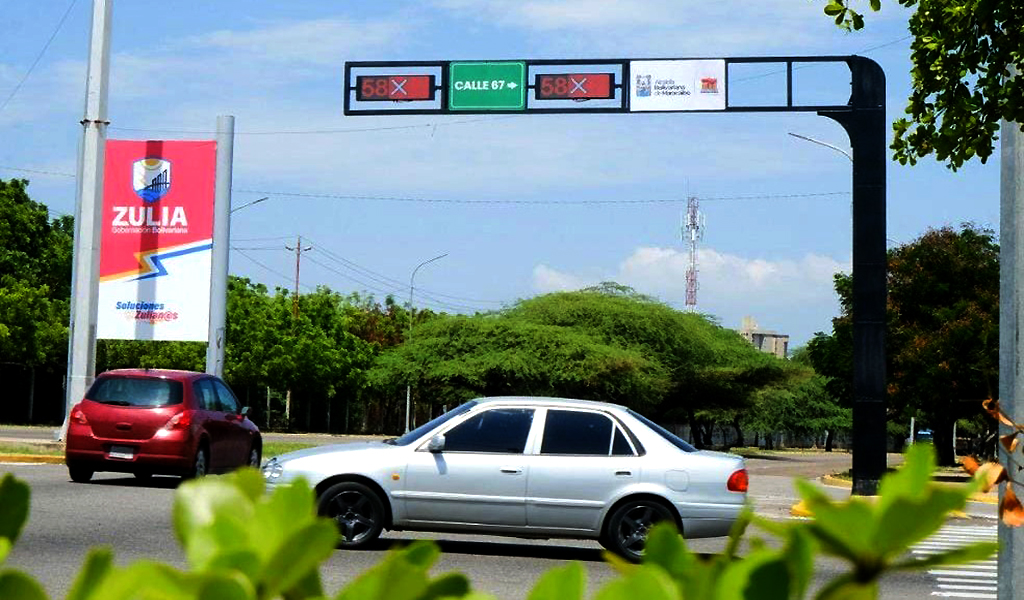 Alcaldía de Maracaibo comenzó la instalación de semáforos digitales en la ciudad 4 Maracaibo instala semaforos digitales en la ciudad 1 r
